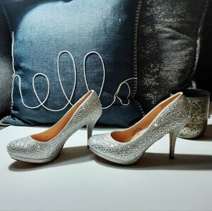 De Blossom Collection Silver Studded Women's Dress High Heels Size 9